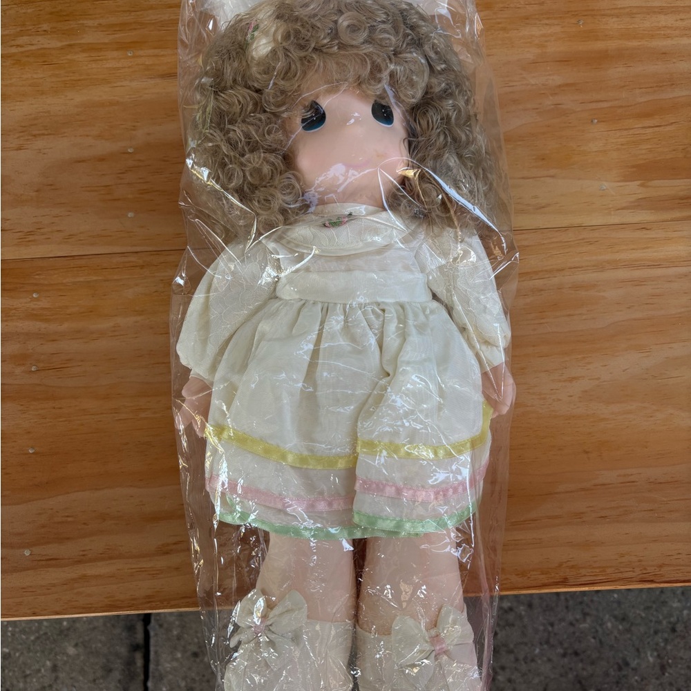 1996 Vintage Lindsey Precious Moments Doll